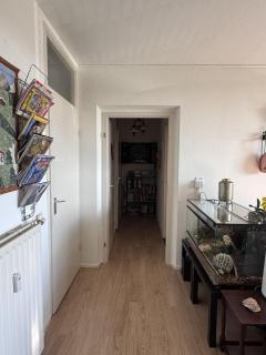 Vierdaagse apartment next to bus, train station & shops - 3
