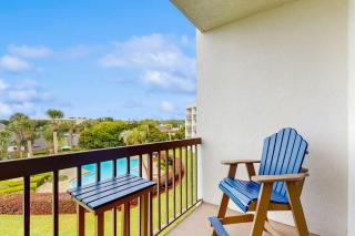 Cozy waterfront studio condo with pool dock & beach access - 9