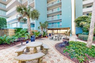 Second floor bright oceanfront condo w ocean view pool access - 8
