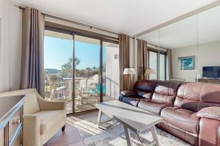 Peaceful corner studio with pool & Santa Rosa Sound views - snowbird-friendly - 4