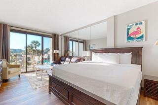 Peaceful corner studio with pool & Santa Rosa Sound views - snowbird-friendly - 2