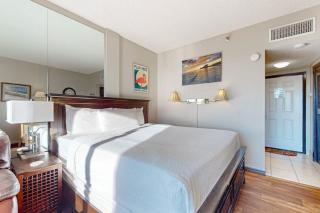 Peaceful corner studio with pool & Santa Rosa Sound views - snowbird-friendly - 1