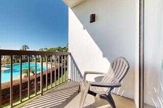 Second-floor sound-front studio with pool & washer&dryer - 9