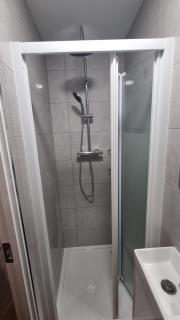 Cosy Condo near City & Airport - 5
