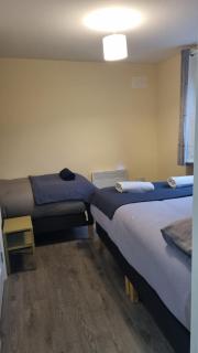 Cosy Condo near City & Airport - 4