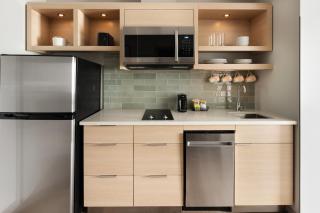 TownePlace Suites by Marriott Victoria Airport Sidney - 2