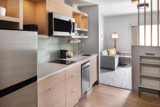 TownePlace Suites by Marriott Victoria Airport Sidney - 4