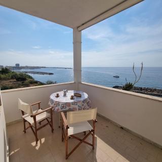 Monolocale con spettacolare vista mare - 6