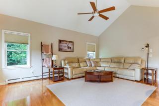 White Mountains Group Getaway w/ Private Hot Tub - 3