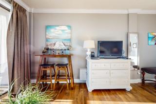 Cozy studio on the Santa Rosa Sound with a deck & a swimming pool - 4