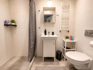 Unique Apartments - 3 Min to the Beach - 3