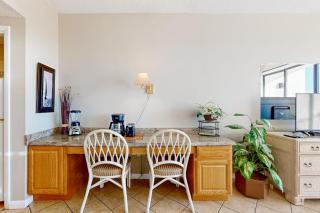 Bayfront delight with pool bay views & prime location - snowbird-friendly - 2