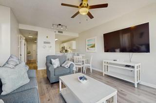 Palm Court Yacht Club 312 - Gorgeous condo with shared pool private laundry and sound views - 7