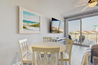 Palm Court Yacht Club 312 - Gorgeous condo with shared pool private laundry and sound views - 6
