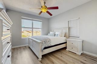 Palm Court Yacht Club 312 - Gorgeous condo with shared pool private laundry and sound views - 2