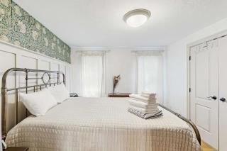 Charming Centerville Escape Near Craigville Beach - 2