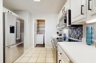 Gorgeous multi unit two full kitchens sound view and shared pool - 4