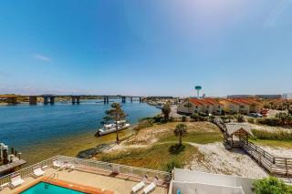 Palm Court Yacht Club 410 - Waterfront condo with balcony pool hot tub central AC & washer&dryer - 8