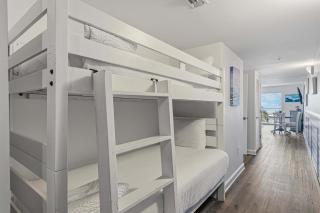 Oceanfront Condo with Shared Pool & Hot Tub Ocean View & Private Washer&Dryer - 1