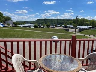 Afton House Inn - 8