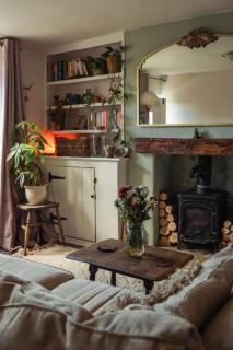 The Cottage on the Hill - 0