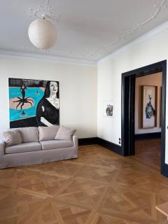 4 bed 8 pax 240m2 2 bath illustrative furnishings - 0