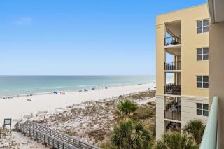 Gorgeous and cozy beachfront condo with shared pool and beach access - 8