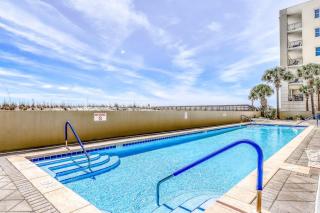 Oceanfront condo with pool hot tub central AC washer&dryer & fitness room - 8