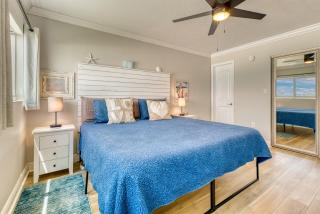 Beach House Condominiums A203 - Beachfront with Pool, Wi-Fi, & Beach Service - Destin - 7