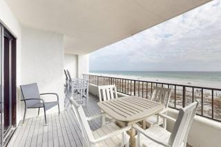 Open & bright oceanfront condo with on-site pool tennis - 9