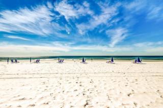 Open & bright oceanfront condo with on-site pool tennis - 9