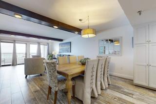 Open & bright oceanfront condo with on-site pool tennis - 3
