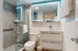 Beachfront Condo gorgeous views shared pool and beach access - 1