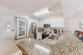 Waterfront Gem - Shared Pool Beach Access Free WiFi Washer&Dryer & Central AC - 5