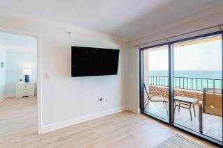 Seventh floor Gulf-front suite with amazing views washer&dryer AC & pool - 9
