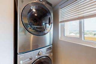 Seventh floor Gulf-front suite with amazing views washer&dryer AC & pool - 1