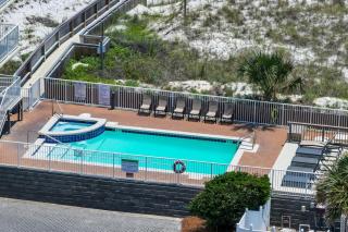Gorgeous beachfront condo shared pool and seasonal beach service with beach access - 8
