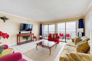 Spacious 5th floor condo with sweeping views of the Gulf steps to beach - 8