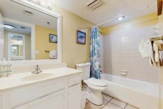 Spacious 5th floor condo with sweeping views of the Gulf steps to beach - 1