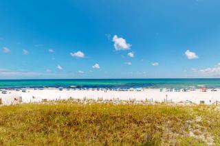 Second floor oceanfront condo w ocean view washer&dryer AC and pool access - 8