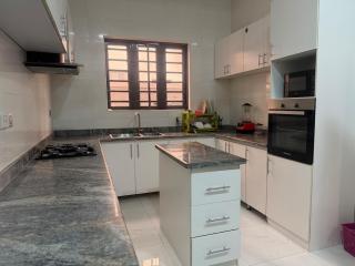Max Luxe Luxury 3-bedroom Duplex - 1