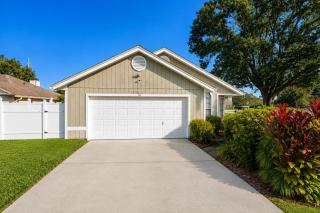 Spacious and quiet home with private patio & enclosed yard - Jacksonville - 9