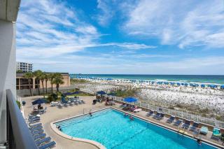 Beachfront 3rd-floor condo with pool hot tub ocean view & fast WiFi - 0