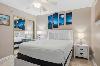 Beachfront 3rd-floor condo with pool hot tub ocean view & fast WiFi - 8