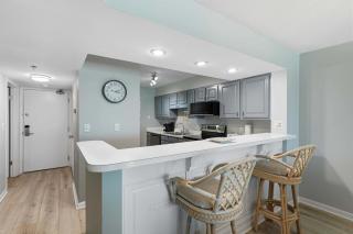 Lovely and Convenient Home In Beachfront Complex w Shared Pool WiFi AC & W&D - 1