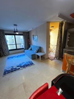 Esplanada flat with free beach, no single men - 9