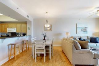 3rd Floor Amazing Condo w Gulf-Front Balcony On-Site Pool On The Beach - 2