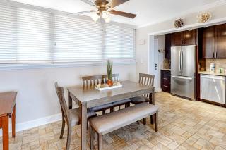 Cozy Condo with a Pool Washer&Dryer and High-speed WiFi - 8