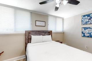 Cozy Condo with a Pool Washer&Dryer and High-speed WiFi - 4