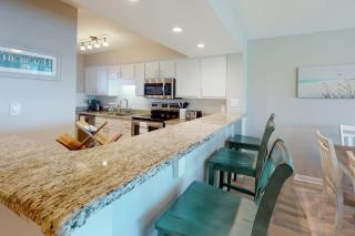 Sea Oats 708 - 7th floor condo in beachfront complex with pool Gulf view W&D & fast WiFi - 3